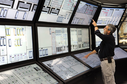Nuclear operating crews running simulations with the Human System Simulator Laboratory research team at Idaho National Laboratory